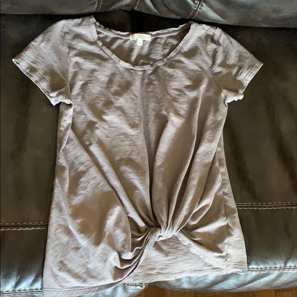 Nine Britton Knot hem top